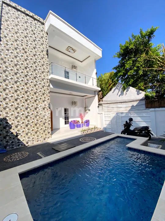 Prime Seminyak Yearly Rental: Contemporary 4-Bedroom Villa - Image 1 of 4