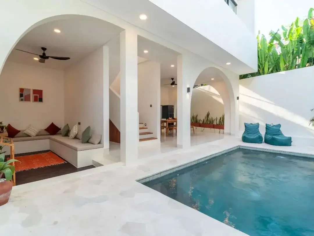 Dijual Vila Cantik Bangunan Baru di Canggu, One Gate System, Fully Furnished - Image 2 of 10