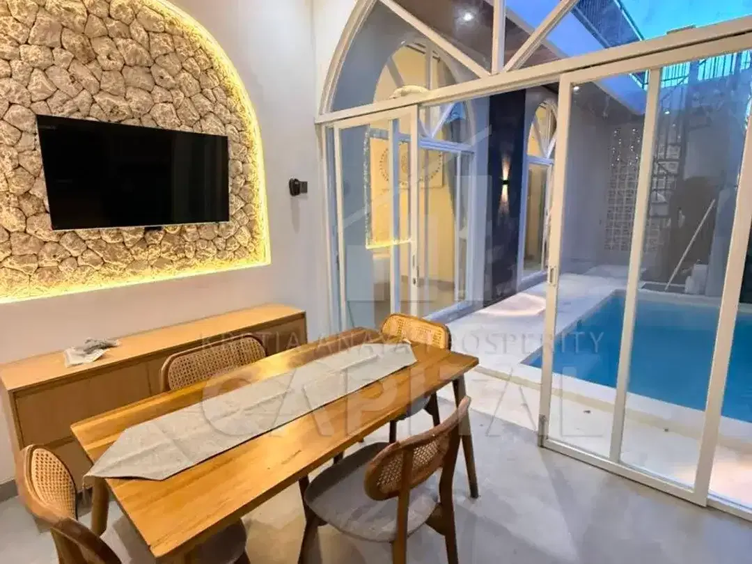 MODERN SANTORINI VILLA WITH OCEAN VIEW IN JIMBARAN BALI - Image 3 of 10