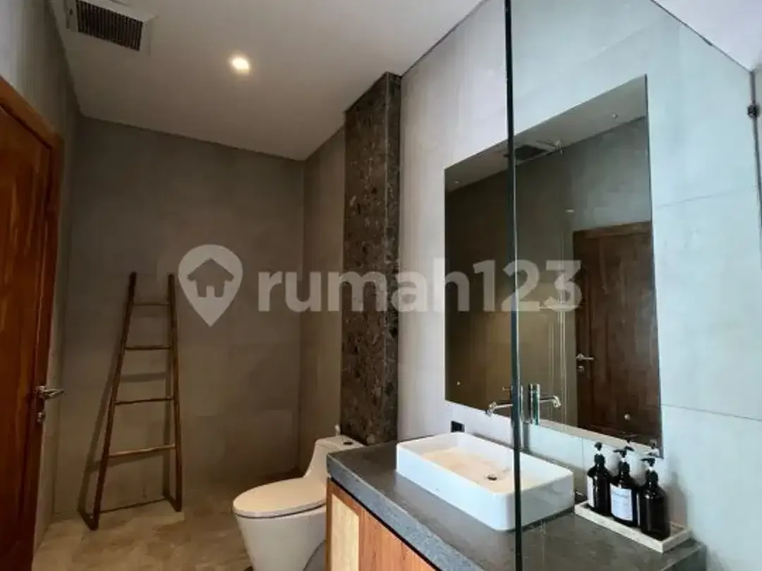 Freehold Brand New 2 Bedroom Tropical Villa Buduk Canggu - Image 6 of 8