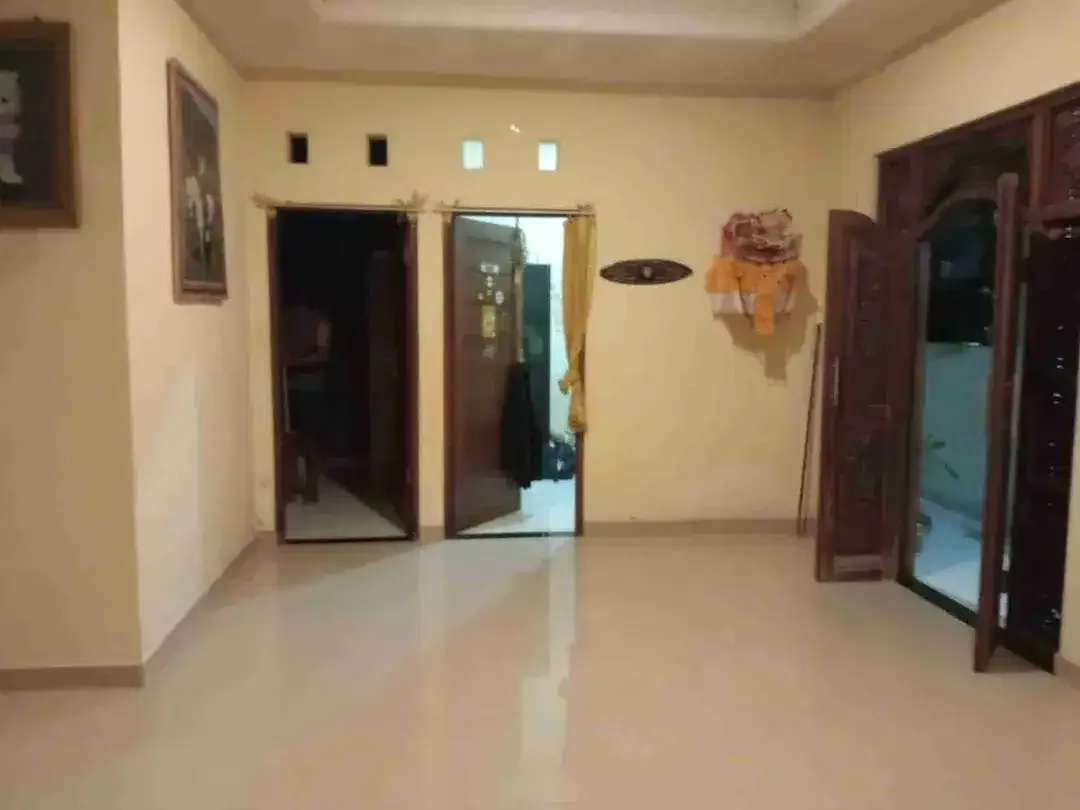 Dijual rumah lantai 2 scond lokasi dalung pengilian padonan dekat Canggu - Image 3 of 9
