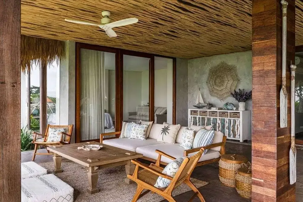 STUNNING BEACHFRONT VILLA IN KETEWEL BEACH - Image 8 of 10