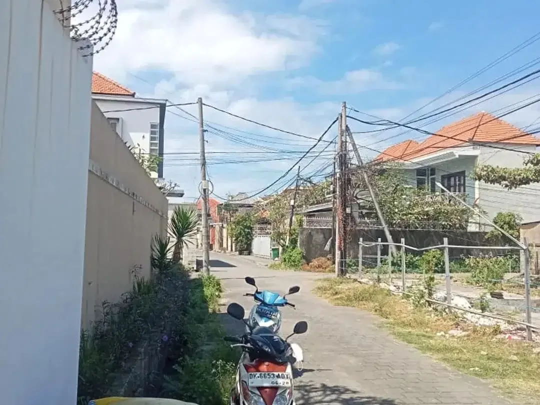 DIJUAL TANAH STRATEGIS – LINGKUNGAN VILLA EKSKLUSIF BATUR SARI, SANUR KAUH ( JK / LM ) - Image 1 of 4