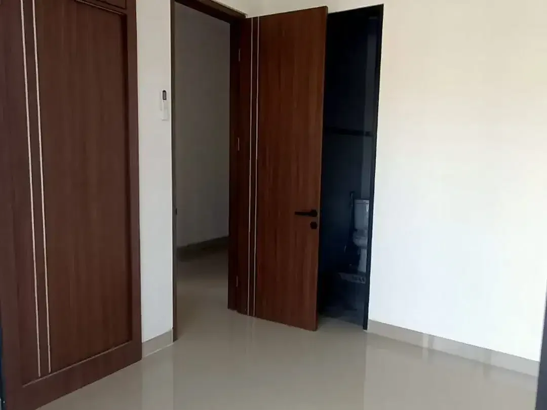 Dijual Rumah Siap Huni di Lokasi Strategis - Semi-Furnished! - Image 5 of 10