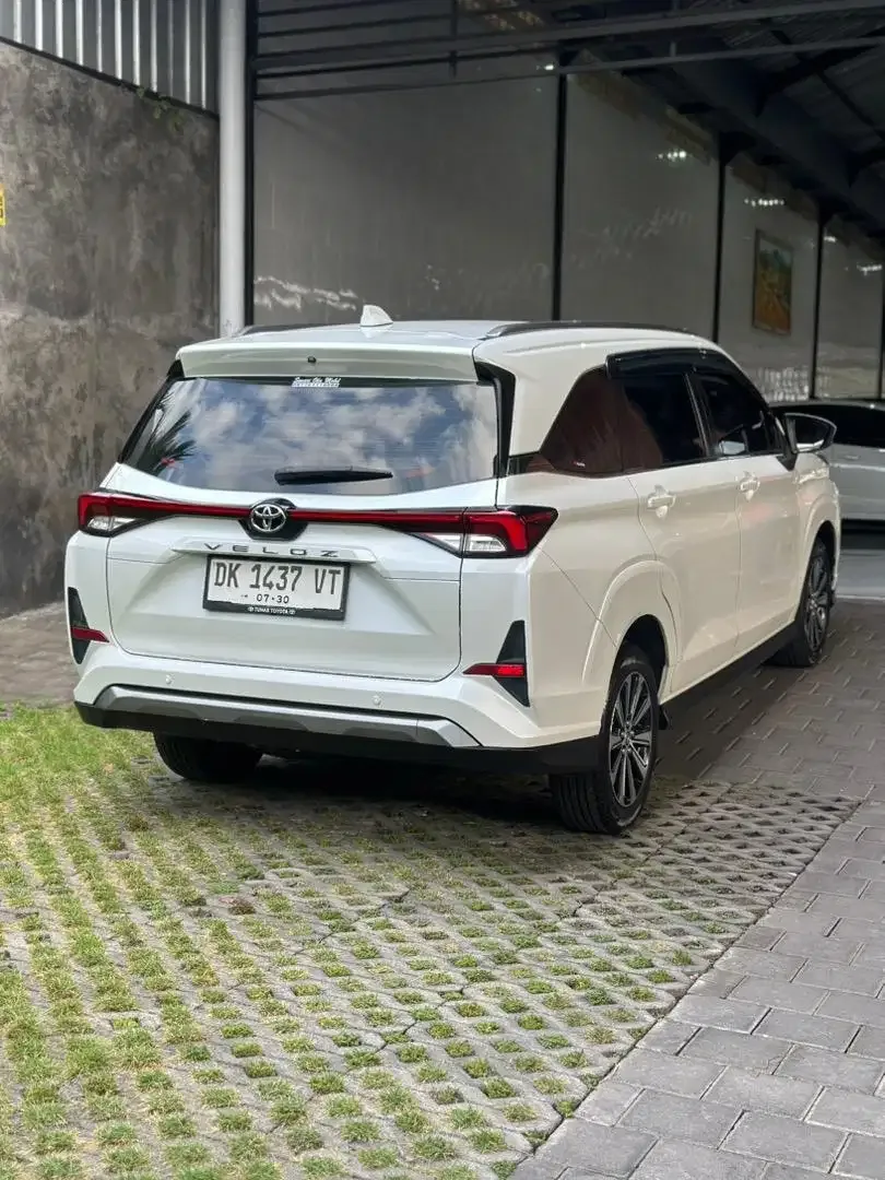 AVANZA VELOZ 2022 MANUAL LOW KM ISTIMEWA SIAP PAKAI - Image 3 of 10