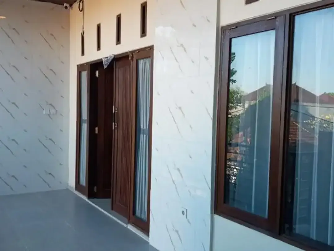 Rumah Unfurnished 4 Kamar Tidur Disewakan di Pengiyasan, Sanur - Image 1 of 8