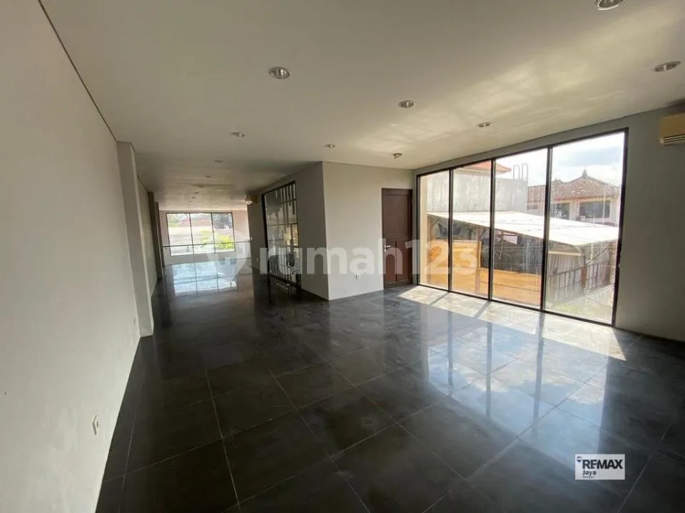 3 Unit Shophouse SHM For Sale In Kuta Area - Image 4 of 4