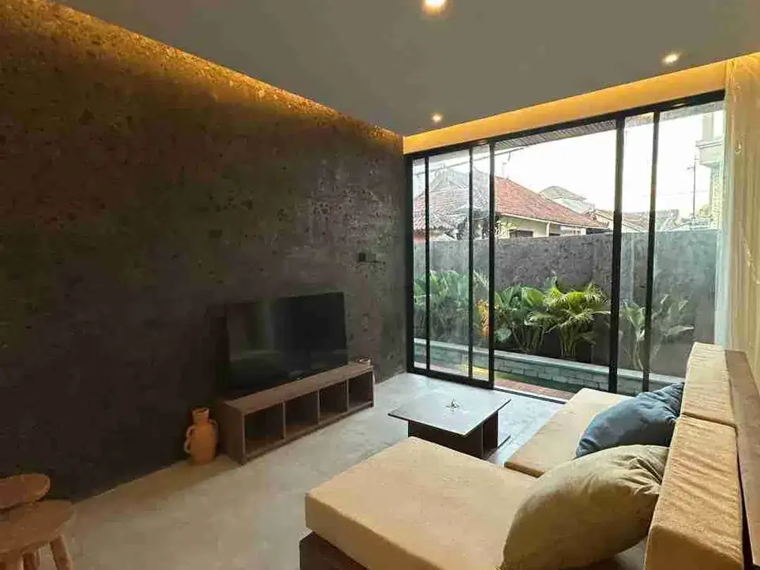 DIJUAL VILLA LANTAI I DIKEROBOKAN DEKAT CANGGU UMALAS Kuta utara - Image 4 of 10