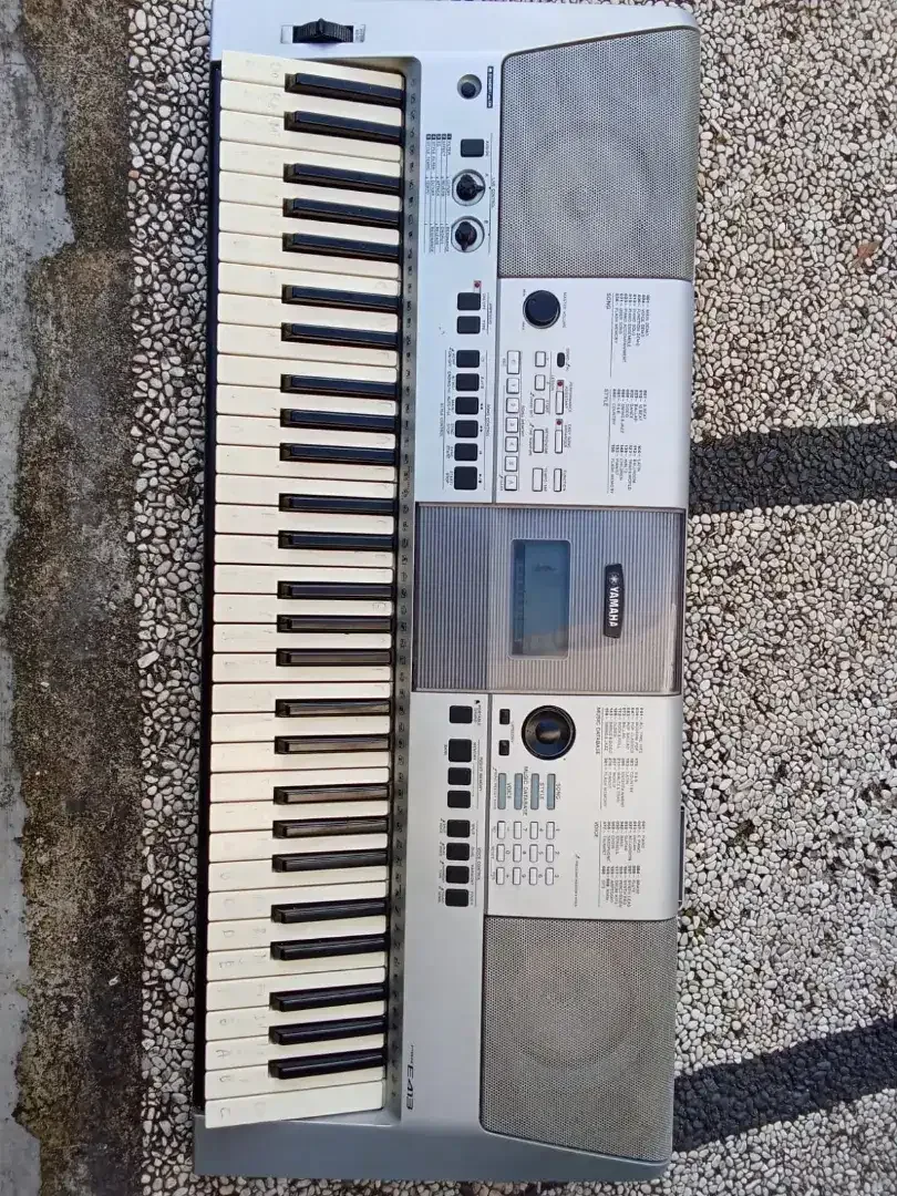 keyboard organ piano yamaha psr e413 - Image 3 of 5