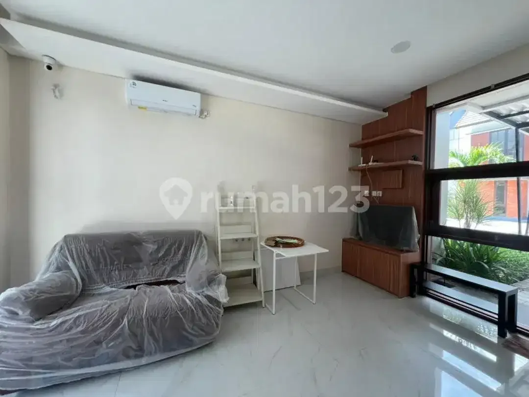 Freehold Modern House One Gate System Near Toll Gate Sanur - Image 2 of 9