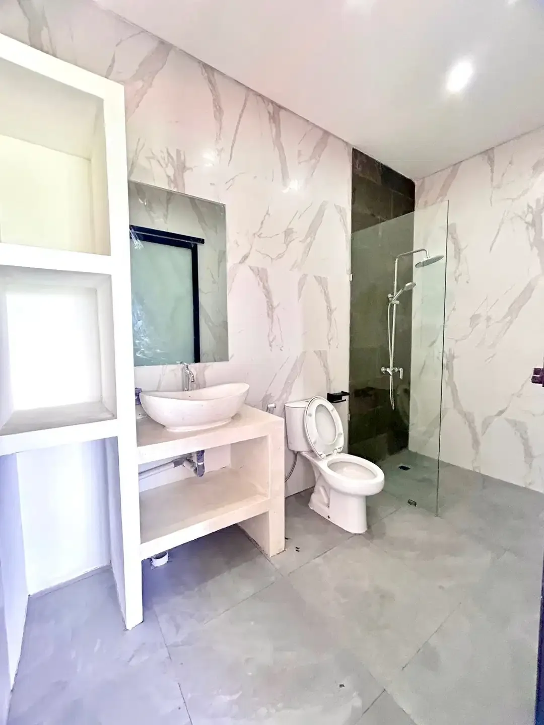 VILLA READY NEW 4BR DEKAT PANTAI CEMAGI FURNISHED DI CANGGU - Image 6 of 10