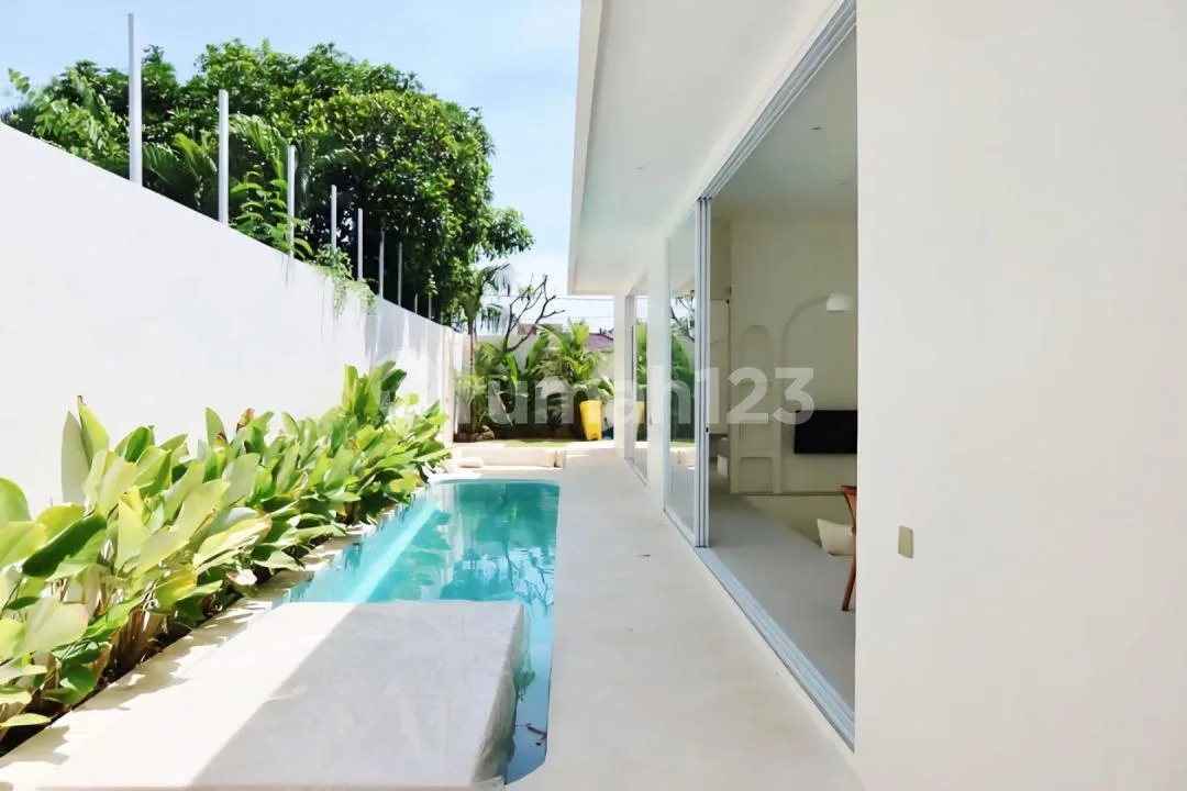 Discover Your Modern Tropical Oasis In Kerobokan! 2 Bedrooms - Image 2 of 4