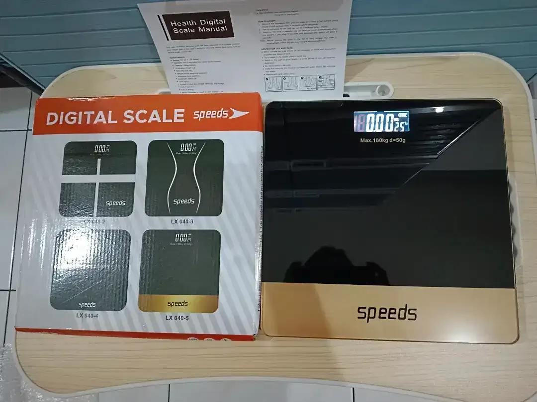 Timbangan Badan Digital Merk Speeds 180kg Batrai,Layar LCD Uk26x26cm - Image 1 of 4