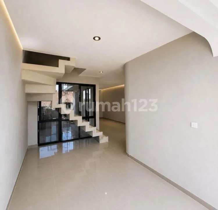 Rumah Baru Modern 3 Kamar Dekat ke Pantai Sanur - Image 4 of 4