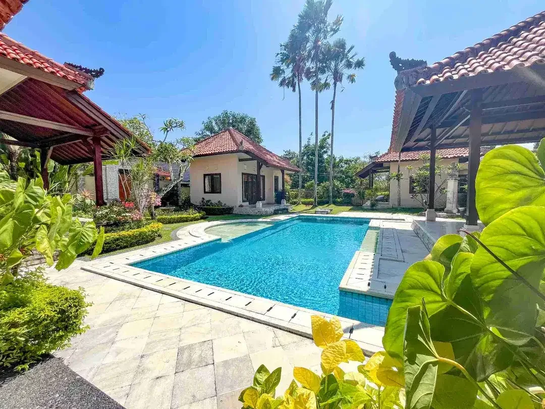 MODERN LUXURY 5BR VILLA PUTRA BALI HILL RESIDENCES NUSA DUA – RP12 M - Image 2 of 8