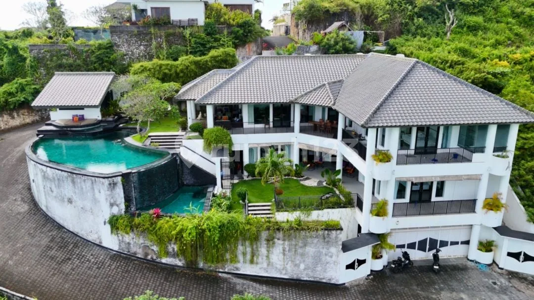 Extraordinary Cliffside Villa In Jimbaran With Panoramic Ocean Views - Image 3 of 4