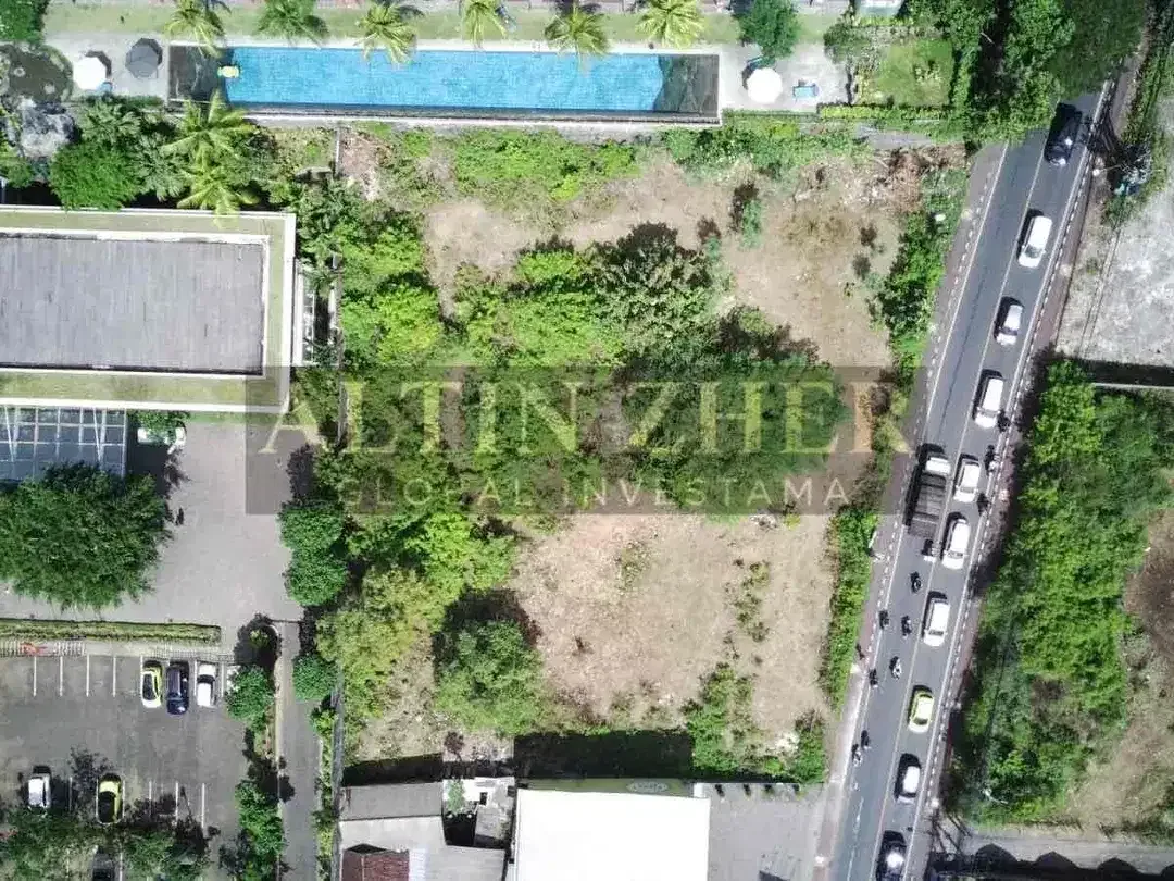 Lahan kosong di jalan utama Uluwatu nempel di sebelah hotel fourpoint sangat cocok untuk bisnis apapun. - Image 7 of 10