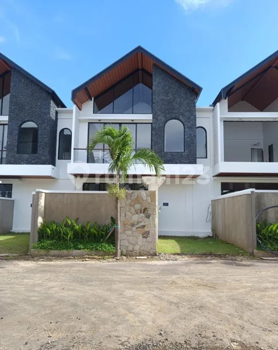 Villa Baru Dalam Cluster Modern di Jimbaran Bali - Image 1 of 4