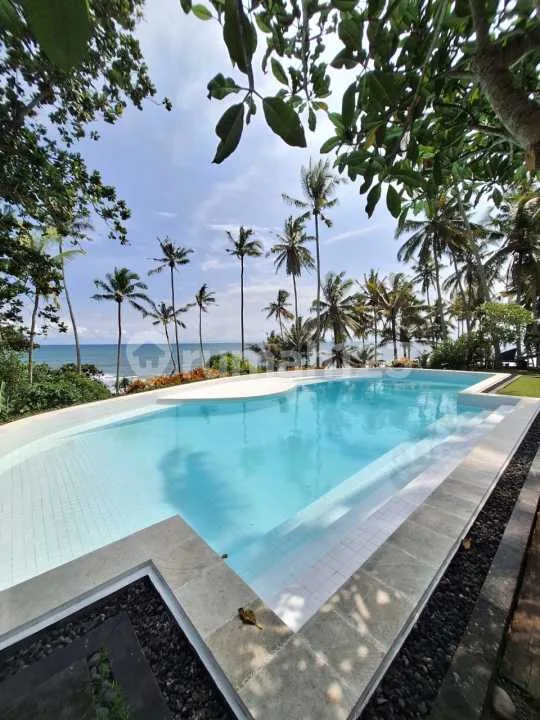 Beachfront Villa Soka Tabanan 3 Bedrooms 30 Are - Image 1 of 4
