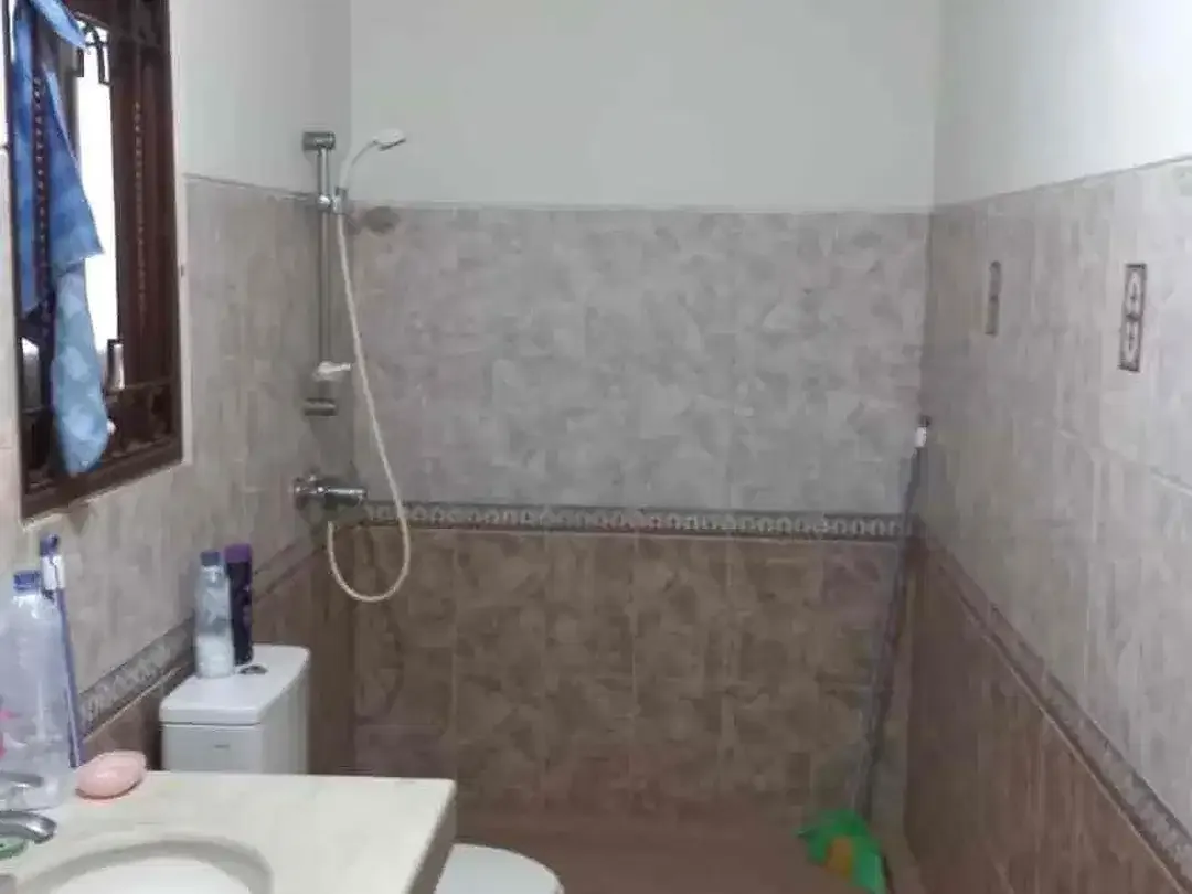 RUMAH LUAS DI TENGAH KOTA DENPASAR AREA BADAK AGUNG - RENON - Image 7 of 10