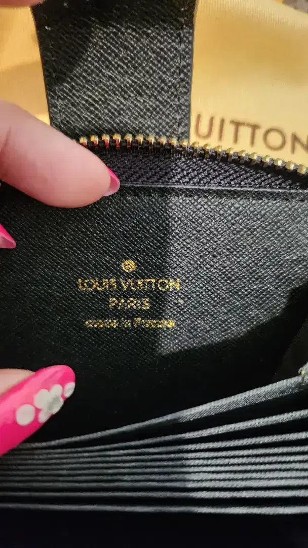 Dompet Lipat Kulit Hitam L v - Image 9 of 9