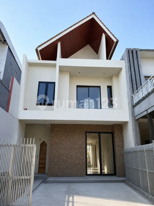 Rumah Baru Modern Siap Huni With Pool Area Strategis di Renon - Image 2 of 4