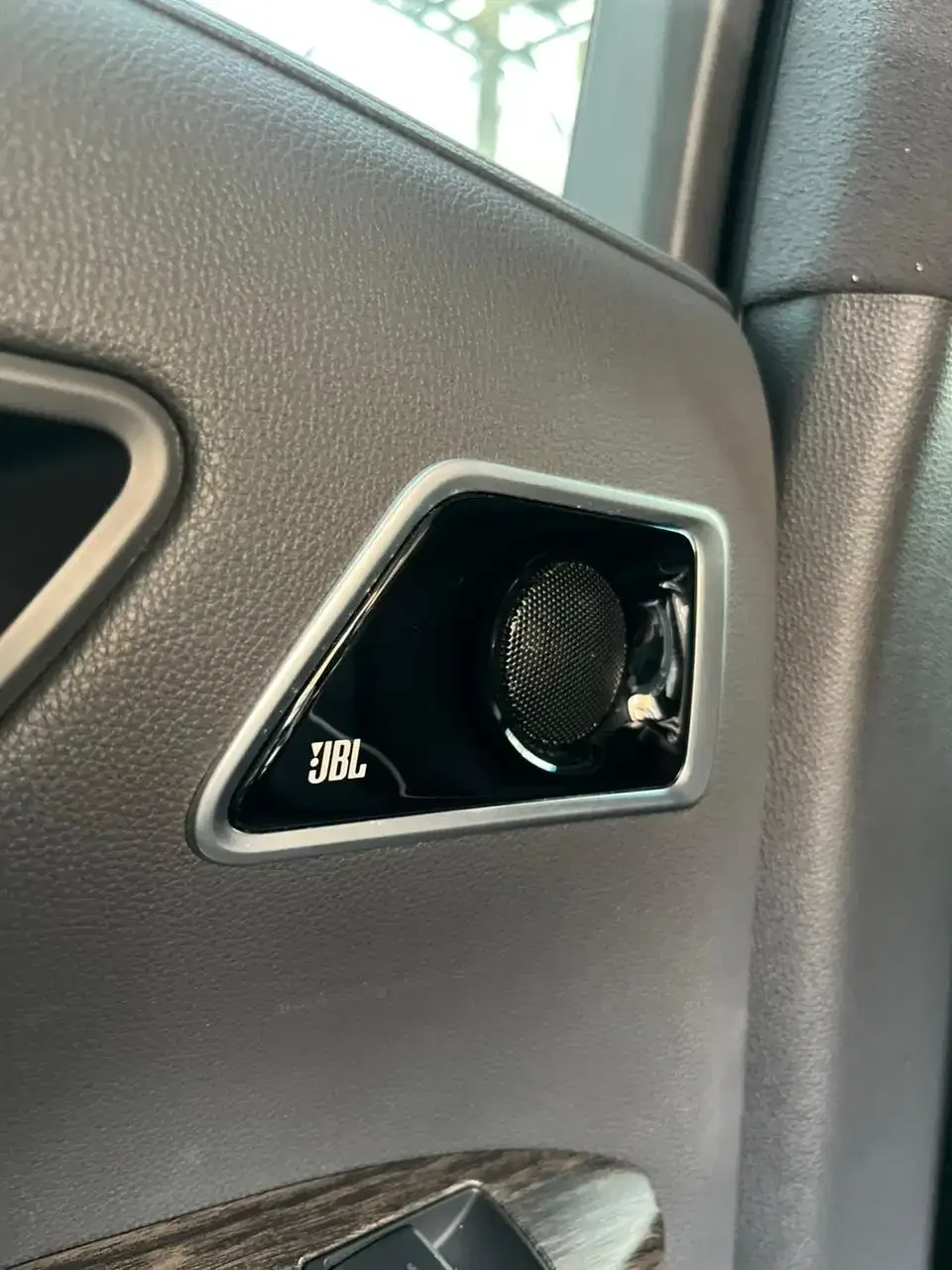 Toyota Land Cruiser 2023 Diesel - Image 5 of 10