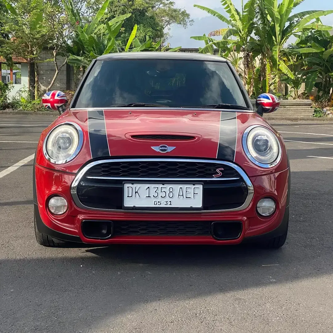 Mini Cooper S JCW 2.0 AT 3Doors - 2014 - Image 2 of 10