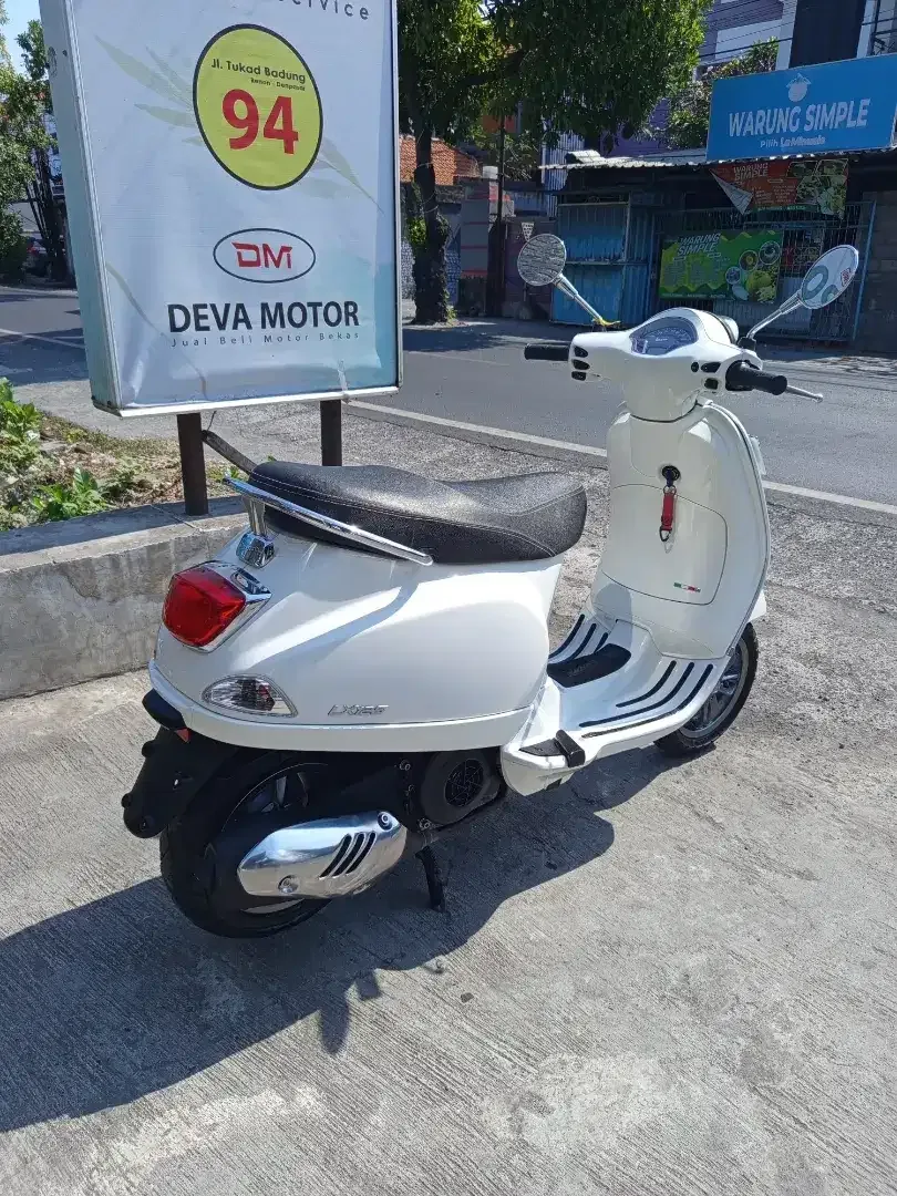 Vespa LX putih 2025 Deva motor - Image 2 of 7