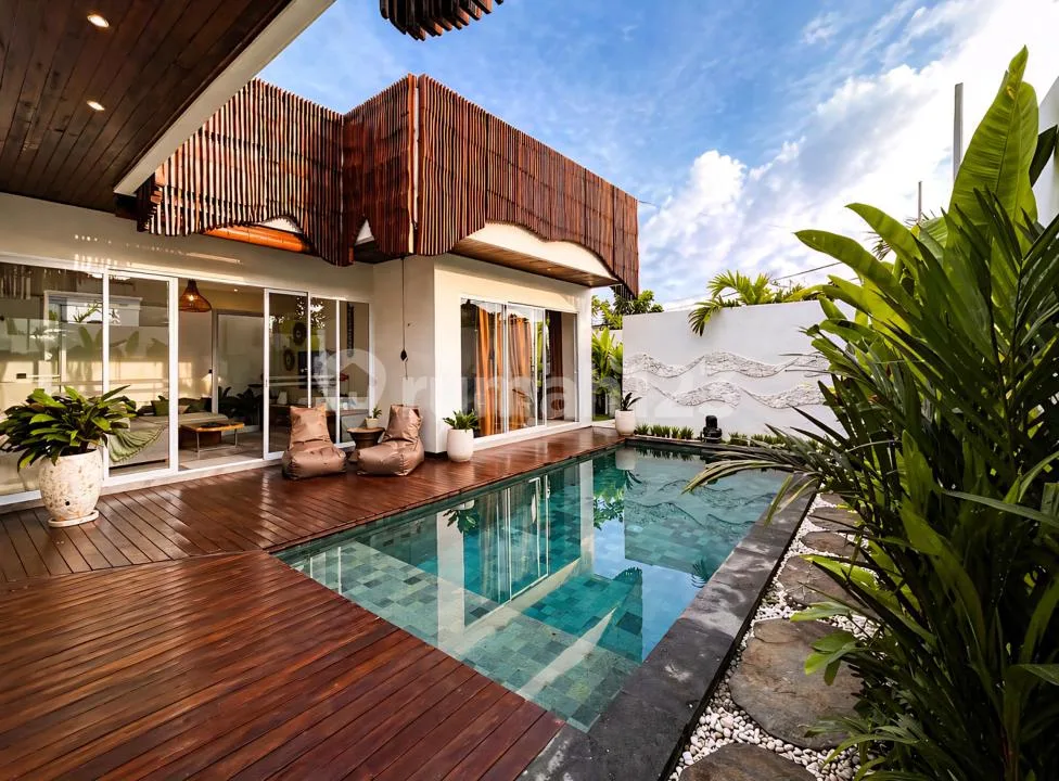 Villa Mewah Modern 2 Kamar di Canggu 10 Menit ke Pantai - Image 1 of 4