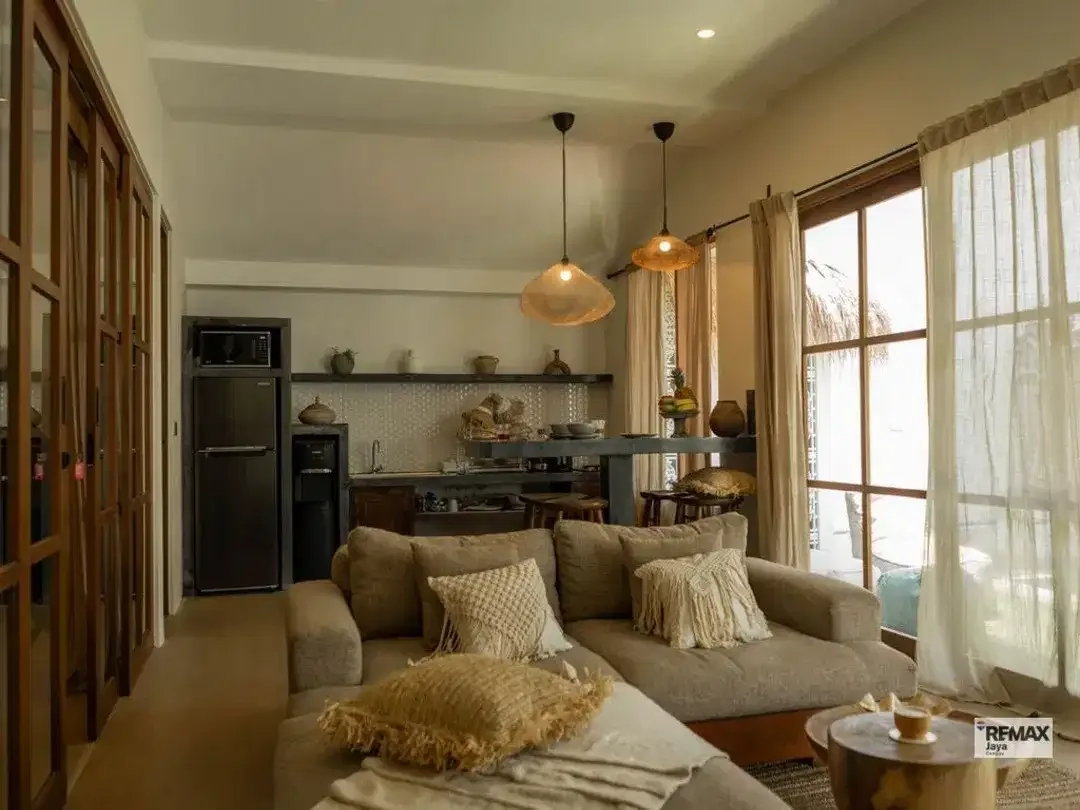 Stylish Tropical Villa With 13-Year Leasehold In Canggu - Image 7 of 10