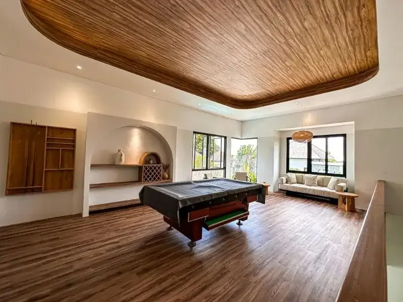 NEWLY RENOVATED TROPICAL STYLE VILLA - Image 7 of 9
