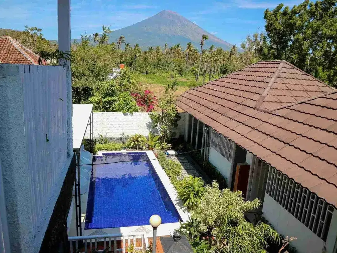 VILLA FOR SALE | AMED, BALI
Freehold | 5 Units | Pool | Rooftop Terrace - Image 4 of 10