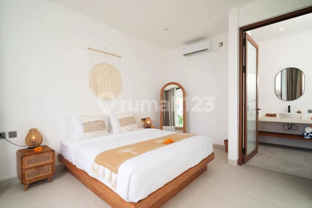 Villa Baru Modern Ready Unit Lokasi Premium di Pusat Canggu Bali - Image 3 of 4