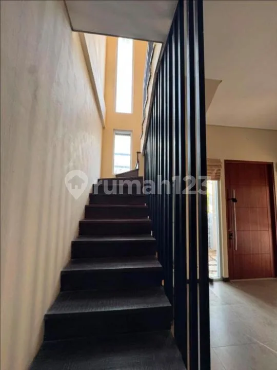 Runah 2 LT Semi Furnished Dekat Rs Umum Jimbaran - Image 2 of 4