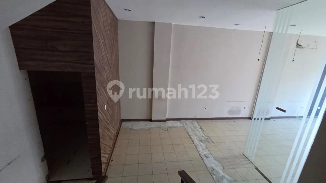 Dijual Ruko 3 Lantai di Dewi Sri Kuta - Image 2 of 4