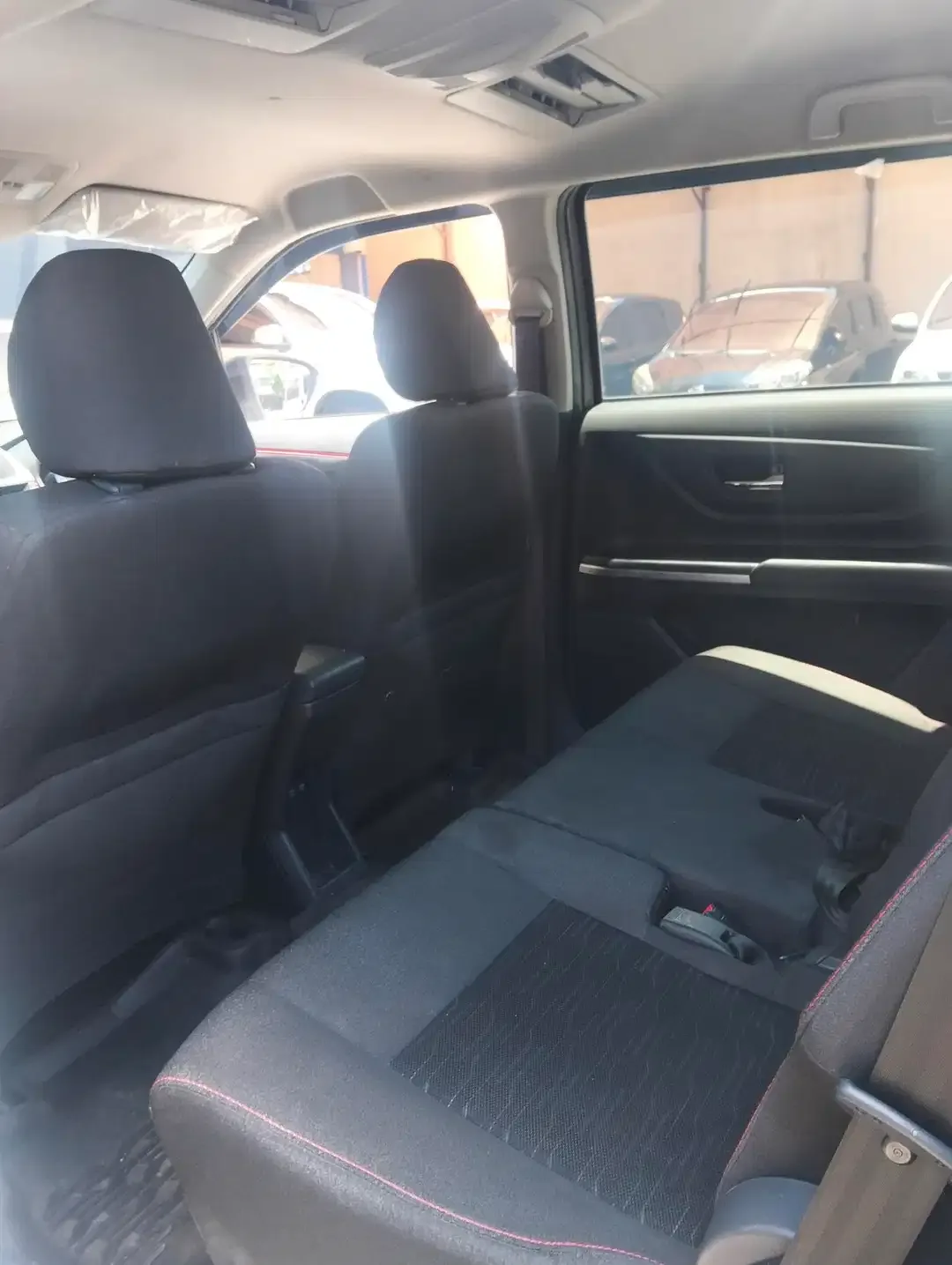 Daihatsu Xenia 2023 Bensin - Image 4 of 8