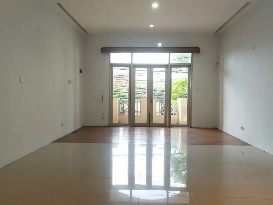 Dijual Cepat Ruko 3 Lantai Traffic Padat Kerobokan Bali - Image 4 of 8