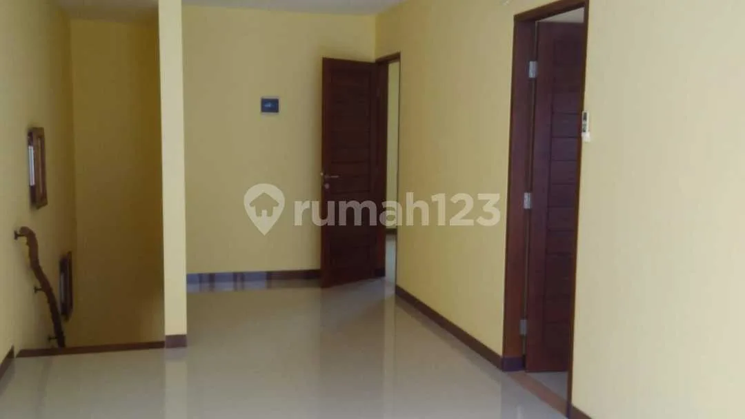 Rumah Area Seminyak, Kuta Badung Dkt Sunset Road - Image 2 of 4