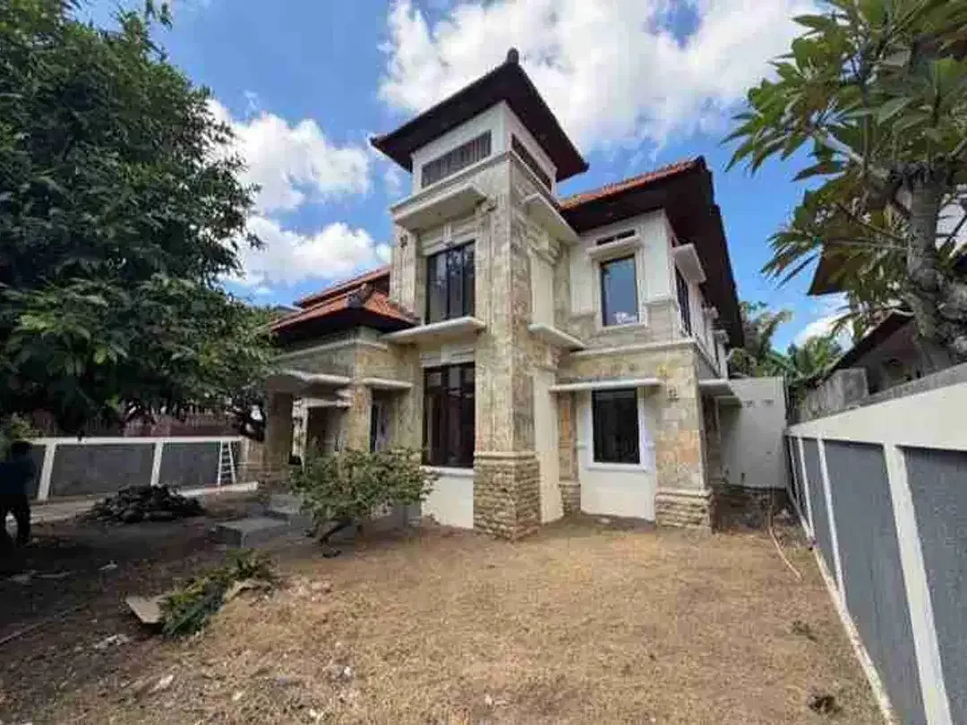 Rumah Strategis Nyaman Muding Indah Kerobokan Kaja Bali - Image 2 of 10