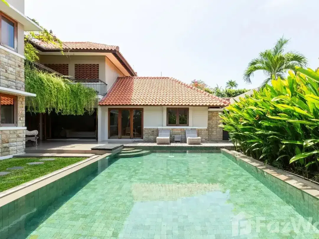 5 Bedroom Villa for sale in Petitenget, Bali - Image 2 of 10