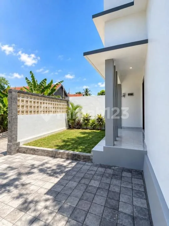 For Sale New Villa-Style House Under 1 Billion Lokasi Strategis - Image 2 of 4