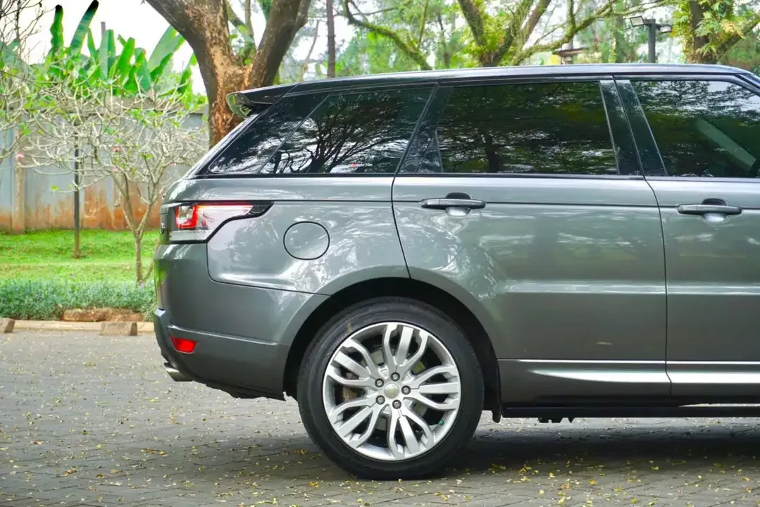 HOT ITEMS ! LAND ROVER RANGE ROVER SPORT AUTOBIOGRAPHY 2014 - Image 7 of 10