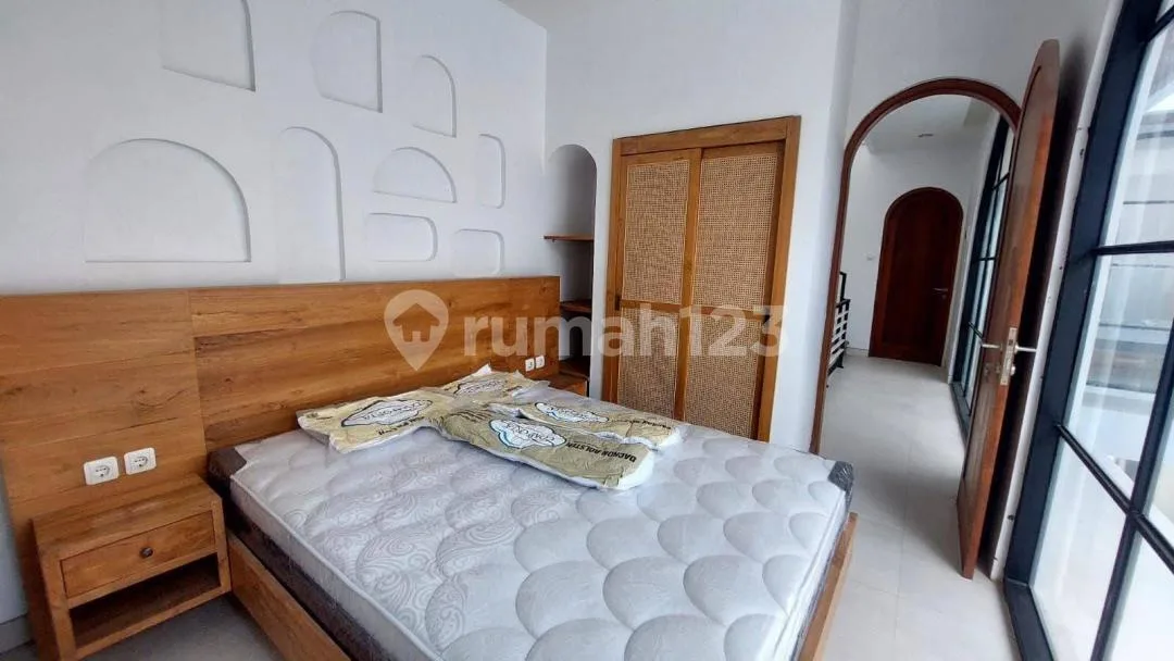 Villa Mayoritas Ekspat Strategis Lengkap di Jimbaran. Turun Harga - Image 2 of 4