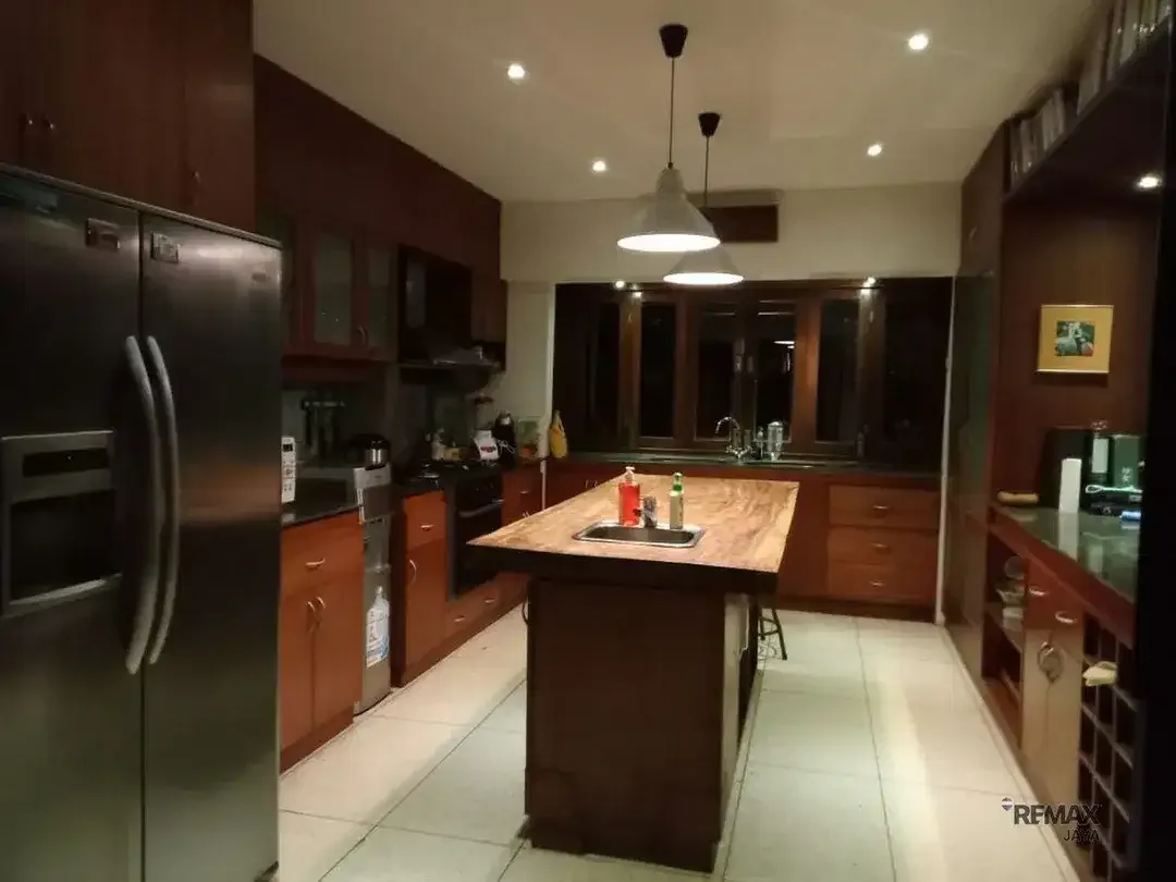Villa View Pantai 4 Kamar Tidur Dijual, di Goa Gong Jimbaran - Image 3 of 10