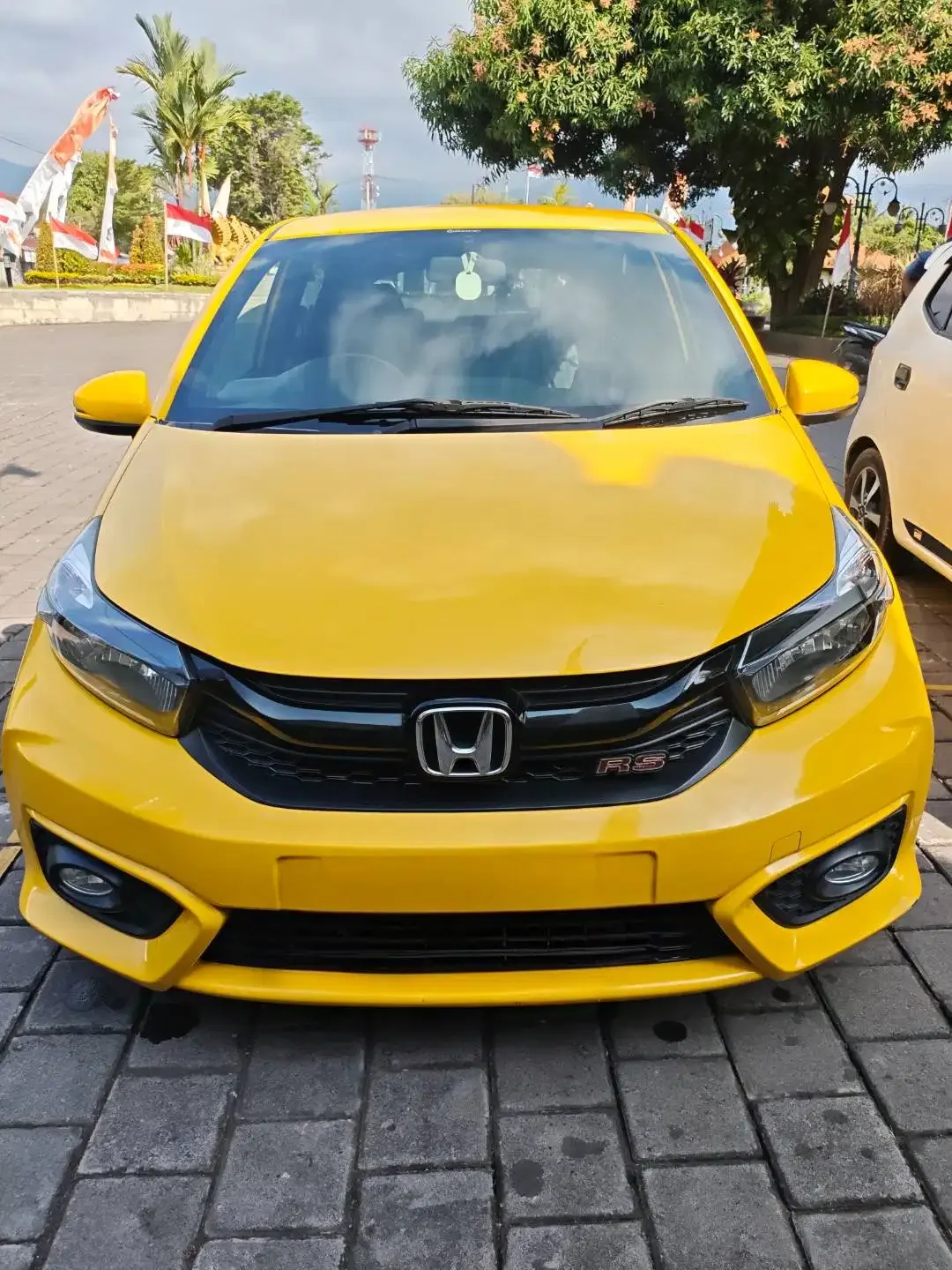 Brio RS 2019 Carnival Yellow - Image 1 of 5