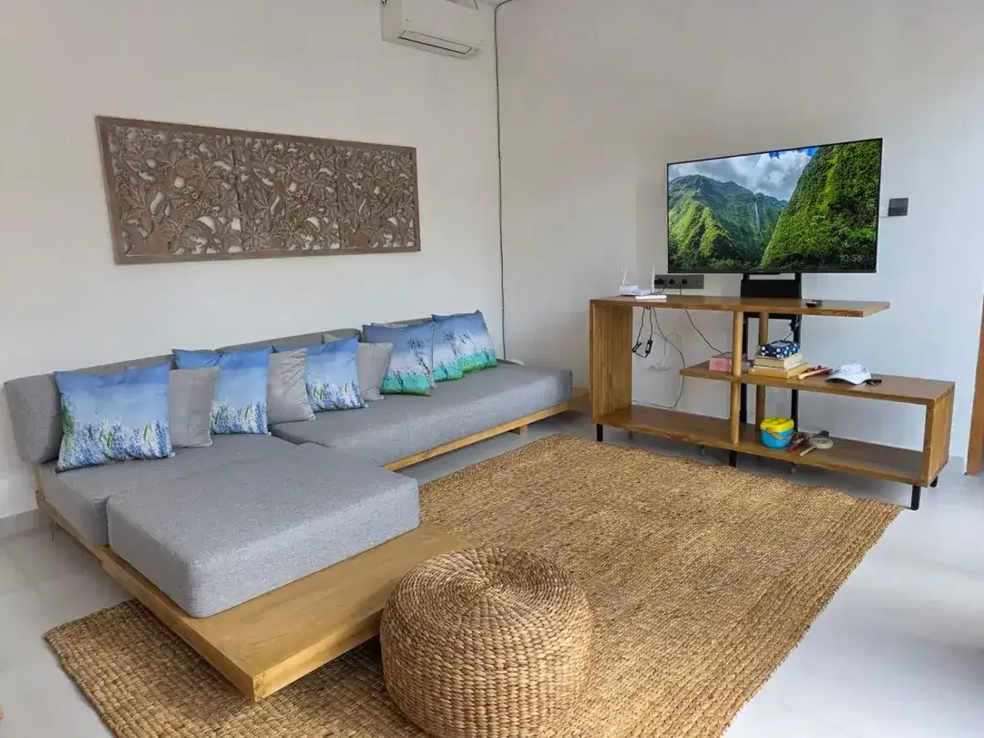 SPACIOUS 4BR VILLA FULLY FURNISHED WALK TO SANUR BEACH - Image 3 of 9