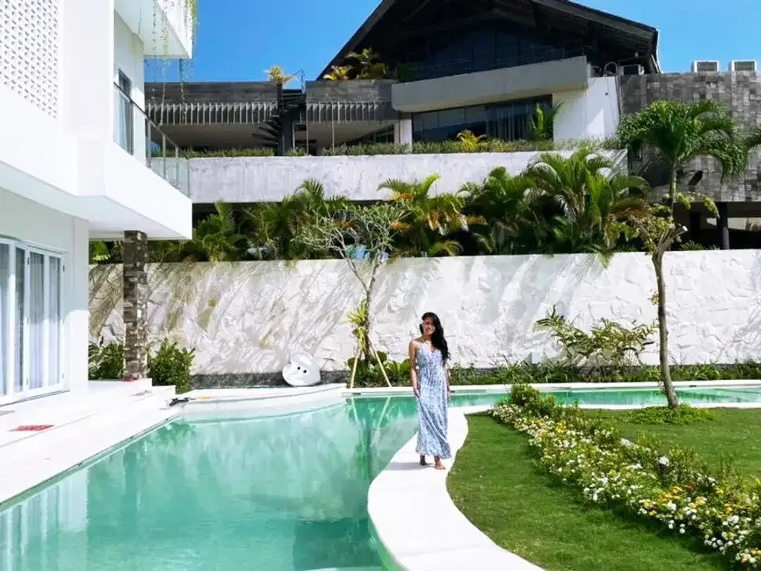 Brand New Villa Walking Distance to the Beach! - Image 3 of 10