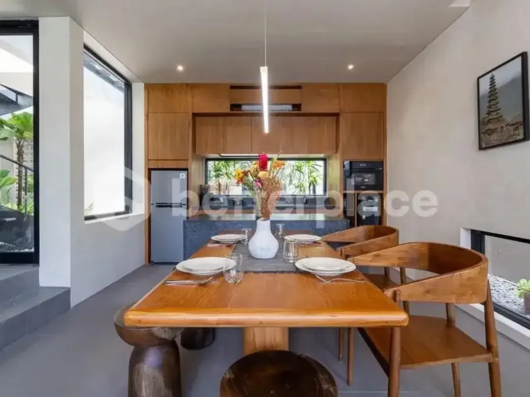Brand New 3 Bedroom Luxury Villa in Tumbak Bayuh — Closed Living & Rooftop Pool - Image 9 of 10
