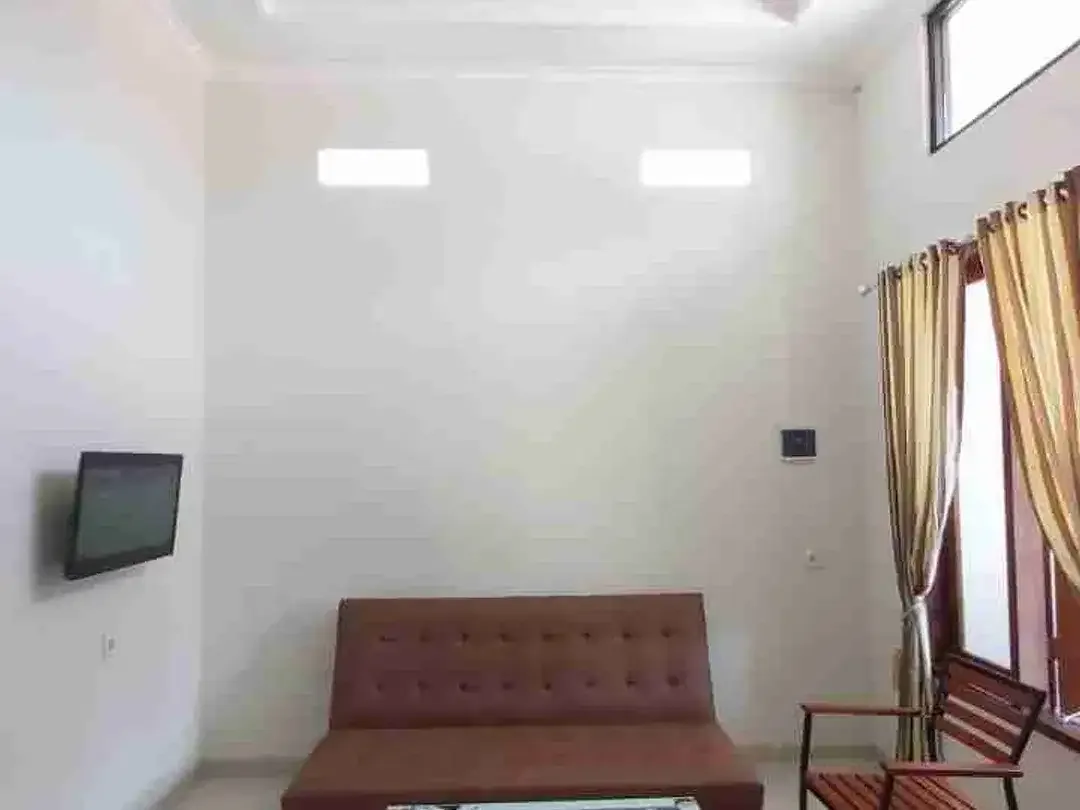 Sewa Tahunan Rumah Furnished 1lt Lokasi Jl Kuwum, Umalas Bali area Hunian Strategis dekat Pantai canggu - Image 5 of 10